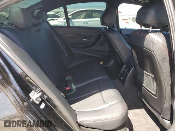 ✅ 2015 BMW 3 Series 328i • VIN: WBA3A5G53FNS82250 • Лот: 60875555. Опубликован ранее на Copart с пробегом 140 288 миль. Бесплатный доступ к архиву аукционных продаж из США и подробный отчёт об истории автомобиля на DreamBid. Изображение 10.