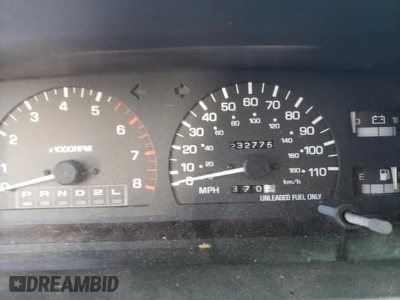 ✅ 1998 Toyota T100 DX • VIN: JT4UN22D3W0052312 • Лот: 68147354. Опубликован ранее на Copart с пробегом 232 775 миль. Бесплатный доступ к архиву аукционных продаж из США и подробный отчёт об истории автомобиля на DreamBid. Изображение 9.