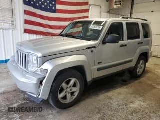 ✅ 2009 Jeep Liberty Rocky Mountain • VIN: 1J8GN28K49W544974 • Lot: 82368855. Wystawiony na Copart z przebiegiem 166 073 mil. Bezpłatny archiwum sprzedaży aukcyjnych z USA i szczegółowy raport historii pojazdu na DreamBid. Zdjęcie 1.