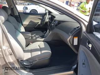 ✅ 2013 Hyundai Sonata • VIN: KMHEC4A4XDA064838 • Lot: 43506842. Wystawiony na IAAI z przebiegiem 177 485 mil. Bezpłatny archiwum sprzedaży aukcyjnych z USA i szczegółowy raport historii pojazdu na DreamBid. Zdjęcie 5.