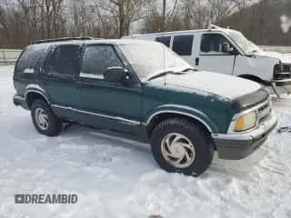 1997 Chevrolet Blazer LS z VIN 1GNDT13W2V2114437, wystawiony jako Copart lot #41458955 z przebiegiem 125 760 mil mil oraz Szkoda całkowita • Salvage title. Historia ofert i sprzedaży dostępna na DreamBid. Obrazek 4.