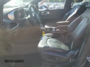 ✅ 2020 Chrysler Pacifica Launch Edition • VIN: 2C4RC3BGXLR288386 • Lot: 71240865. Listed on Copart with 30,336 mi. Free auction sales archive from the USA and detailed vehicle history report at DreamBid. Image 7.