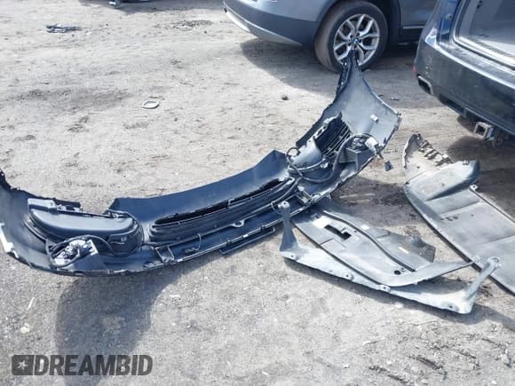 ✅ 2011 Porsche Cayenne S Hybrid • VIN: WP1AE2A22BLA93511 • Lot: 41803764. Wystawiony na IAAI z przebiegiem 116 712 mil. Bezpłatny archiwum sprzedaży aukcyjnych z USA i szczegółowy raport historii pojazdu na DreamBid. Zdjęcie 12.