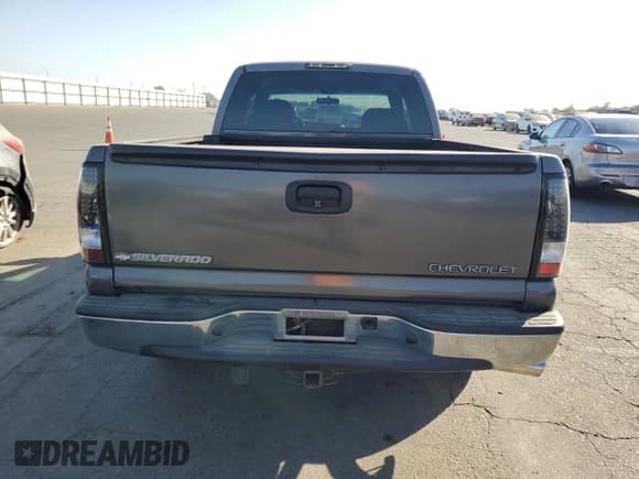 ✅ 2002 Chevrolet Silverado 1500 LS • VIN: 2GCEC19V221224928 • Лот: 76802344. Опубликован ранее на Copart с пробегом 169 775 миль. Бесплатный доступ к архиву аукционных продаж из США и подробный отчёт об истории автомобиля на DreamBid. Изображение 6.