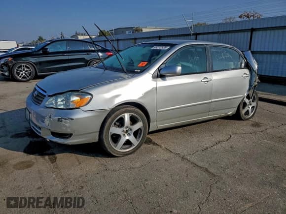 ✅ 2003 Toyota Corolla CE • VIN: 1NXBR32E83Z131551 • Lot: 93373535. Wystawiony na Copart z przebiegiem 151 165 mil. Bezpłatny archiwum sprzedaży aukcyjnych z USA i szczegółowy raport historii pojazdu na DreamBid. Zdjęcie 1.