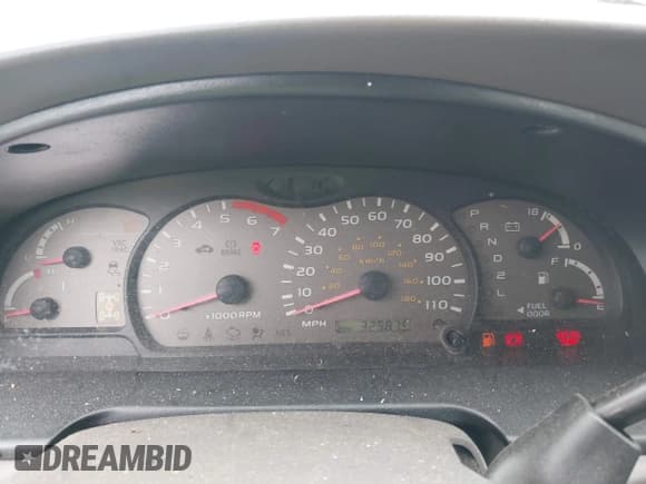 ✅ 2001 Toyota Sequoia Limited • VIN: 5TDBT48A81S036876 • Lot: 42718289. Listed on IAAI with 329,875 mi. Free auction sales archive from the USA and detailed vehicle history report at DreamBid. Image 7.