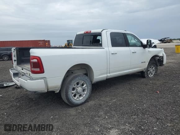 ✅ 2024 Ram 2500 Laramie • VIN: 3C6UR5FJ2RG192929 • Lot: 91497395. Wystawiony na Copart z przebiegiem 33 157 mil. Bezpłatny archiwum sprzedaży aukcyjnych z USA i szczegółowy raport historii pojazdu na DreamBid. Zdjęcie 3.