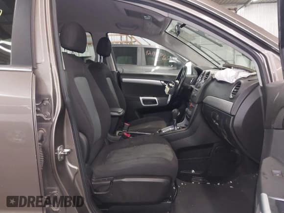 ✅ 2012 Chevrolet Captiva Sport LS • VIN: 3GNAL2EK2CS558082 • Lot: 42110772. Wystawiony na IAAI z przebiegiem 83 253 mil. Bezpłatny archiwum sprzedaży aukcyjnych z USA i szczegółowy raport historii pojazdu na DreamBid. Zdjęcie 5.