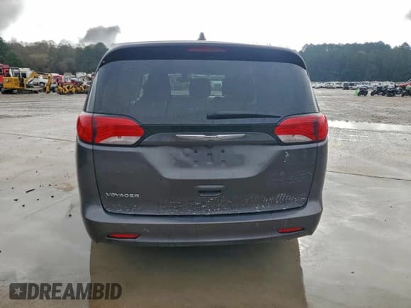 ✅ 2022 Chrysler Voyager LX • VIN: 2C4RC1CG1NR105561 • Лот: 94639405. Опубликован ранее на Copart с пробегом 339 898 миль. Бесплатный доступ к архиву аукционных продаж из США и подробный отчёт об истории автомобиля на DreamBid. Изображение 6.