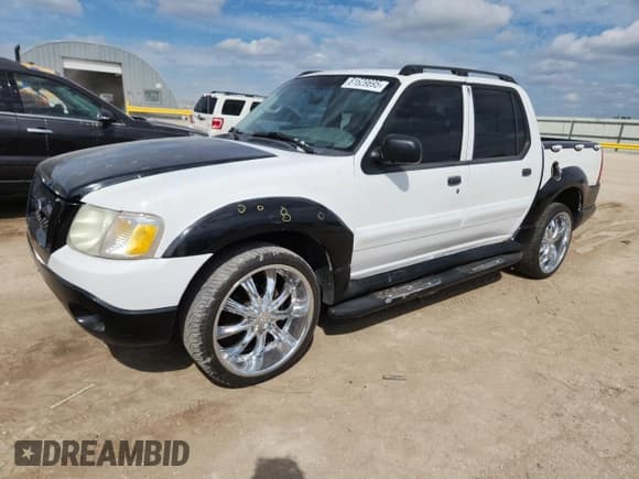 ✅ 2004 Ford Explorer Sport Trac XLS • VIN: 1FMZU77K24UA66118 • Lot: 81629695. Listed on Copart with 224,369 mi. Free auction sales archive from the USA and detailed vehicle history report at DreamBid. Image 1.