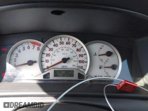 ✅ 2005 Toyota Corolla CE • VIN: 1NXBR32E55Z390954 • Lot: 42039248. Wystawiony na IAAI z przebiegiem 197 096 mil. Bezpłatny archiwum sprzedaży aukcyjnych z USA i szczegółowy raport historii pojazdu na DreamBid. Zdjęcie 7.