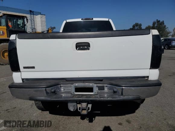 ✅ 2003 Chevrolet Silverado 2500HD LS • VIN: 1GCHC29U53E146154 • Лот: 72820474. Опубликован ранее на Copart с пробегом Не указан. Бесплатный доступ к архиву аукционных продаж из США и подробный отчёт об истории автомобиля на DreamBid. Изображение 6.