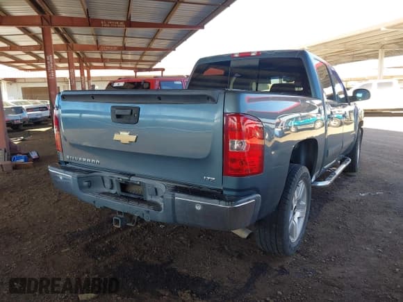 ✅ 2007 Chevrolet Silverado 1500 1LT • VIN: 2GCEK13M271506108 • Lot: 43561647. Listed on IAAI with 206,819 mi. Free auction sales archive from the USA and detailed vehicle history report at DreamBid. Image 4.