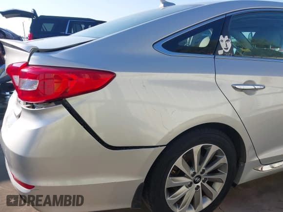 ✅ 2017 Hyundai Sonata Sport • VIN: 5NPE34AF9HH441521 • Лот: 43338565. Опубликован ранее на IAAI с пробегом 160 875 миль. Бесплатный доступ к архиву аукционных продаж из США и подробный отчёт об истории автомобиля на DreamBid. Изображение 18.