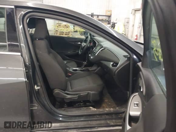 2018 Chevrolet Malibu LS с VIN 1G1ZC5ST2JF160150, выставлен на аукционе IAAI как лот 42266135 с пробегом 108 500 миль миль и . История ставок и продаж доступна на DreamBid. Изображение 5.