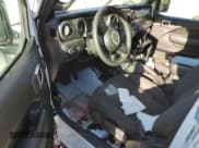 ✅ 2023 Jeep Wrangler • VIN: 1C4JJXN66PW628482 • Lot: 90037175. Wystawiony na Copart z przebiegiem 47 416 mil. Bezpłatny archiwum sprzedaży aukcyjnych z USA i szczegółowy raport historii pojazdu na DreamBid. Zdjęcie 8.