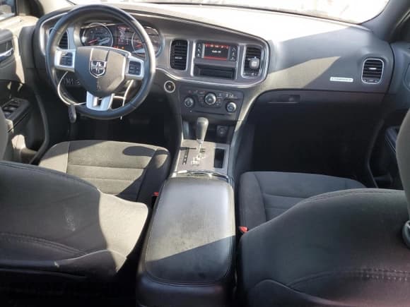 ✅ 2014 Dodge Charger SE • VIN: 2C3CDXBG8EH221521 • Lot: 92023065. Wystawiony na Copart z przebiegiem 202 813 mil. Bezpłatny archiwum sprzedaży aukcyjnych z USA i szczegółowy raport historii pojazdu na DreamBid. Zdjęcie 8.