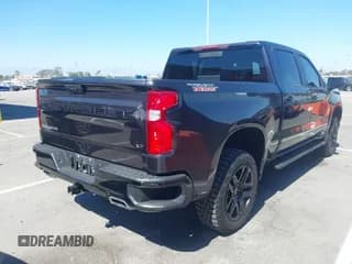 ✅ 2022 Chevrolet Silverado 1500 LT Trail Boss • VIN: 3GCUDFED4NG584362 • Lot: 42709596. Wystawiony na IAAI z przebiegiem 57 733 mil. Bezpłatny archiwum sprzedaży aukcyjnych z USA i szczegółowy raport historii pojazdu na DreamBid. Zdjęcie 4.