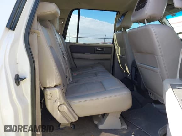 ✅ 2013 Ford Expedition Max XLT • VIN: 1FMJK1J58DEF12950 • Лот: 40992286. Опубликован ранее на IAAI с пробегом 185 786 миль. Бесплатный доступ к архиву аукционных продаж из США и подробный отчёт об истории автомобиля на DreamBid. Изображение 8.