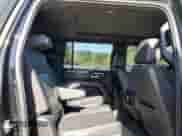 ✅ 2021 Chevrolet Suburban RST • VIN: 1GNSCEKD5MR335499 • Lot: 54932675. Wystawiony na Copart z przebiegiem 147 185 mil. Bezpłatny archiwum sprzedaży aukcyjnych z USA i szczegółowy raport historii pojazdu na DreamBid. Zdjęcie 11.