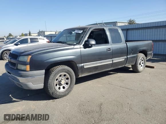 ✅ 2003 Chevrolet Silverado 1500 LS • VIN: 2GCEC19V031313446 • Лот: 77486974. Опубликован ранее на Copart с пробегом 248 756 миль. Бесплатный доступ к архиву аукционных продаж из США и подробный отчёт об истории автомобиля на DreamBid. Изображение 1.