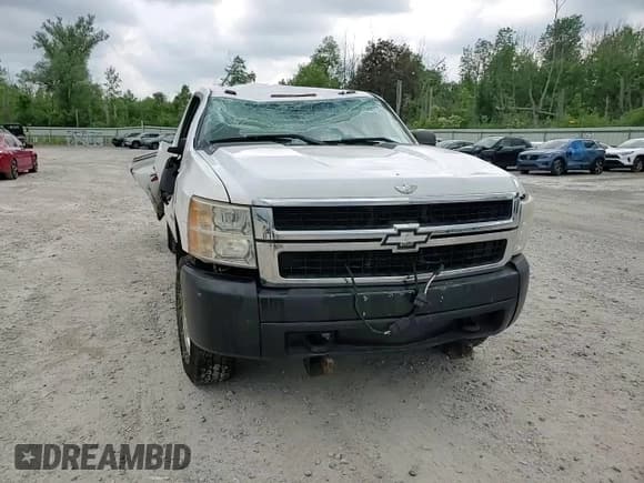 ✅ 2008 Chevrolet Silverado 2500HD 1LT • VIN: 1GCHK29K88E200314 • Lot: 61557165. Wystawiony na Copart z przebiegiem Nie podano. Bezpłatny archiwum sprzedaży aukcyjnych z USA i szczegółowy raport historii pojazdu na DreamBid. Zdjęcie 13.