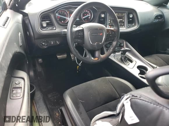 ✅ 2023 Dodge Challenger R/T Scat Pack • VIN: 2C3CDZFJ7PH514332 • Lot: 62302433. Wystawiony na Copart z przebiegiem 16 250 mil. Bezpłatny archiwum sprzedaży aukcyjnych z USA i szczegółowy raport historii pojazdu na DreamBid. Zdjęcie 8.