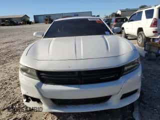 2019 Dodge Charger SXT z VIN 2C3CDXBG4KH720893, wystawiony jako Copart lot #89469235 z przebiegiem 126 233 mil mil oraz Szkoda całkowita • Salvage title. Historia ofert i sprzedaży dostępna na DreamBid. Obrazek 5.