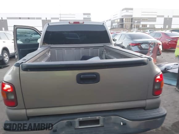 ✅ 2002 Chevrolet Silverado 1500 LS • VIN: 2GCEC19T021280039 • Лот: 43654091. Опубликован ранее на IAAI с пробегом 274 053 миль. Бесплатный доступ к архиву аукционных продаж из США и подробный отчёт об истории автомобиля на DreamBid. Изображение 17.