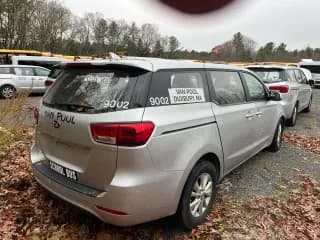 ✅ 2017 Kia Sedona L • VIN: KNDMA5C16H6284081 • Lot: 92944525. Wystawiony na Copart z przebiegiem 163 318 mil. Bezpłatny archiwum sprzedaży aukcyjnych z USA i szczegółowy raport historii pojazdu na DreamBid. Zdjęcie 4.