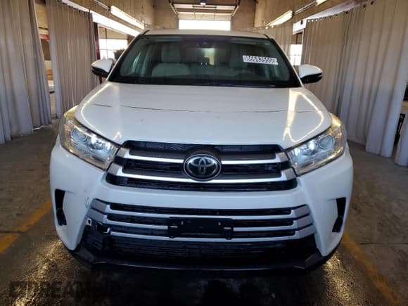 ✅ 2018 Toyota Highlander LE • VIN: 5TDBZRFH3JS832558 • Лот: 86683555. Опубликован ранее на Copart с пробегом 132 074 миль. Бесплатный доступ к архиву аукционных продаж из США и подробный отчёт об истории автомобиля на DreamBid. Изображение 5.