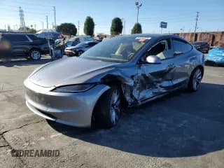 ✅ 2024 Tesla Model 3 • VIN: 5YJ3E1EA4RF872251 • Lot: 84894825. Wystawiony na Copart z przebiegiem Nie podano. Bezpłatny archiwum sprzedaży aukcyjnych z USA i szczegółowy raport historii pojazdu na DreamBid. Zdjęcie 1.