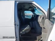 ✅ 2010 Ford Econoline Cargo Commercial • VIN: 1FTNE1EW4ADA38318 • Lot: 43377146. Wystawiony na IAAI z przebiegiem 285 042 mil. Bezpłatny archiwum sprzedaży aukcyjnych z USA i szczegółowy raport historii pojazdu na DreamBid. Zdjęcie 5.