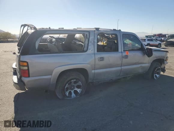 ✅ 2004 Chevrolet Suburban LT • VIN: 3GNFK16T84G138535 • Лот: 42038965. Опубликован ранее на Copart с пробегом Не указан. Бесплатный доступ к архиву аукционных продаж из США и подробный отчёт об истории автомобиля на DreamBid. Изображение 3.