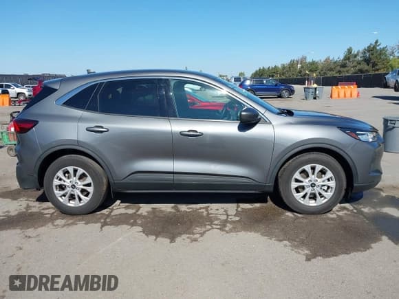 ✅ 2023 Ford Escape Active • VIN: 1FMCU0GN2PUB13370 • Lot: 43608490. Wystawiony na IAAI z przebiegiem 35 418 mil. Bezpłatny archiwum sprzedaży aukcyjnych z USA i szczegółowy raport historii pojazdu na DreamBid. Zdjęcie 13.