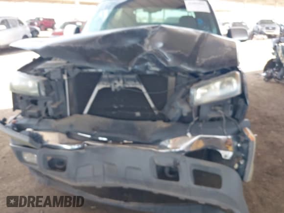 ✅ 2005 Chevrolet Avalanche Z66 • VIN: 3GNEC12Z35G294843 • Lot: 42401044. Listed on IAAI with Not provided. Free auction sales archive from the USA and detailed vehicle history report at DreamBid. Image 6.