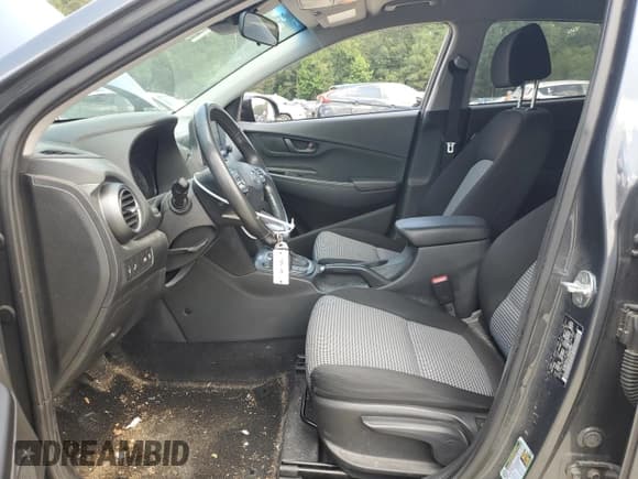 ✅ 2021 Hyundai Kona SEL • VIN: KM8K22AA1MU670351 • Лот: 65957645. Опубликован ранее на Copart с пробегом 127 312 миль. Бесплатный доступ к архиву аукционных продаж из США и подробный отчёт об истории автомобиля на DreamBid. Изображение 7.