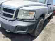 2008 Dodge Dakota z VIN 1D3HW38K18S590757, wystawiony jako IAAI lot #42501413 z przebiegiem Nie podano mil oraz . Historia ofert i sprzedaży dostępna na DreamBid. Obrazek 13.