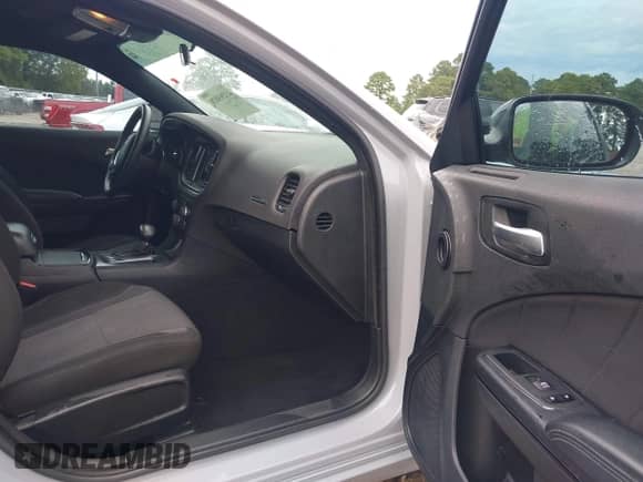 2020 Dodge Charger SXT с VIN 2C3CDXBG4LH241259, выставлен на аукционе IAAI как лот 43293970 с пробегом 53 950 миль миль и . История ставок и продаж доступна на DreamBid. Изображение 5.