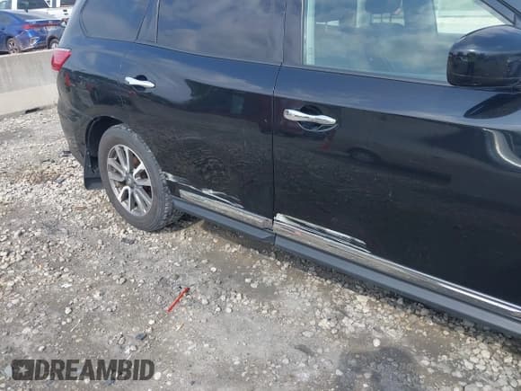 ✅ 2013 Nissan Pathfinder SL • VIN: 5N1AR2MM3DC661587 • Lot: 42824483. Listed on IAAI with 200,776 mi. Free auction sales archive from the USA and detailed vehicle history report at DreamBid. Image 6.