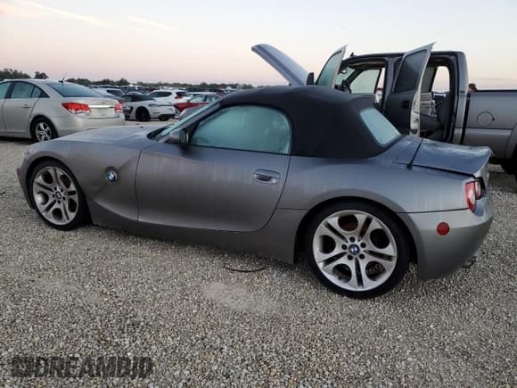 ✅ 2005 BMW Z4 3.0i • VIN: 4USBT53565LT27765 • Lot: 74379224. Wystawiony na Copart z przebiegiem Nie podano. Bezpłatny archiwum sprzedaży aukcyjnych z USA i szczegółowy raport historii pojazdu na DreamBid. Zdjęcie 2.