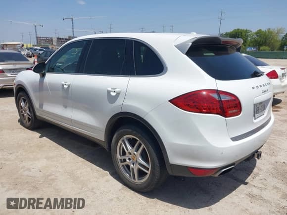 ✅ 2014 Porsche Cayenne • VIN: WP1AA2A21ELA93242 • Лот: 42762961. Опубликован ранее на IAAI с пробегом 99 017 миль. Бесплатный доступ к архиву аукционных продаж из США и подробный отчёт об истории автомобиля на DreamBid. Изображение 3.