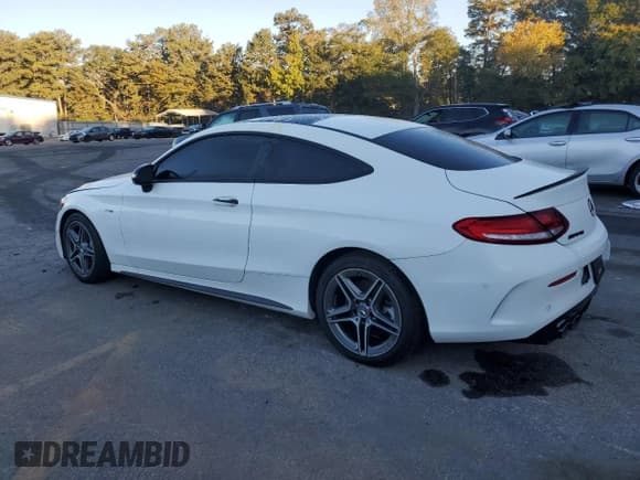 ✅ 2022 Mercedes-Benz C 43 AMG • VIN: W1KWJ6EB4NG115449 • Lot: 86269125. Wystawiony na Copart z przebiegiem Nie podano. Bezpłatny archiwum sprzedaży aukcyjnych z USA i szczegółowy raport historii pojazdu na DreamBid. Zdjęcie 2.