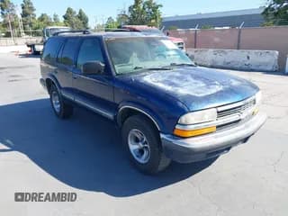 ✅ 1999 Chevrolet Blazer LS • VIN: 1GNCS13W0X2125101 • Lot: 42311277. Wystawiony na IAAI z przebiegiem Nie podano. Bezpłatny archiwum sprzedaży aukcyjnych z USA i szczegółowy raport historii pojazdu na DreamBid. Zdjęcie 1.
