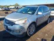 ✅ 2013 Chevrolet Traverse LT • VIN: 1GNKRGKD9DJ228707 • Lot: 43398452. Wystawiony na IAAI z przebiegiem 150 265 mil. Bezpłatny archiwum sprzedaży aukcyjnych z USA i szczegółowy raport historii pojazdu na DreamBid. Zdjęcie 17.