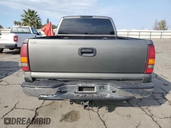 ✅ 2002 Chevrolet Silverado 1500 LS • VIN: 2GCEC19V221310367 • Lot: 82657025. Listed on Copart with 202,953 mi. Free auction sales archive from the USA and detailed vehicle history report at DreamBid. Image 6.
