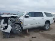 ✅ 2016 Cadillac Escalade ESV Platinum • VIN: 1GYS3KKJXGR417479 • Lot: 41229407. Wystawiony na IAAI z przebiegiem 139 024 mil. Bezpłatny archiwum sprzedaży aukcyjnych z USA i szczegółowy raport historii pojazdu na DreamBid. Zdjęcie 6.