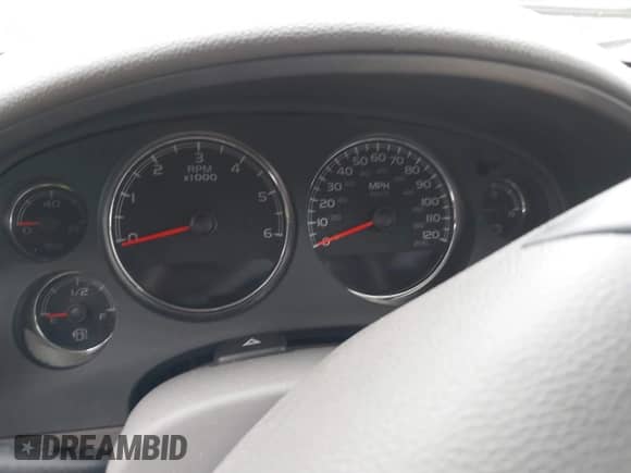 2008 Chevrolet Suburban LTZ z VIN 1GNFK16338R165602, wystawiony jako IAAI lot #43371754 z przebiegiem 218 342 mil mil oraz . Historia ofert i sprzedaży dostępna na DreamBid. Obrazek 7.