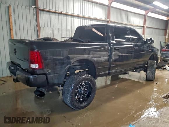 ✅ 2018 Ram 2500 Laramie • VIN: 3C6UR5FL7JG369285 • Лот: 92644435. Опубликован ранее на Copart с пробегом 74 414 миль. Бесплатный доступ к архиву аукционных продаж из США и подробный отчёт об истории автомобиля на DreamBid. Изображение 3.