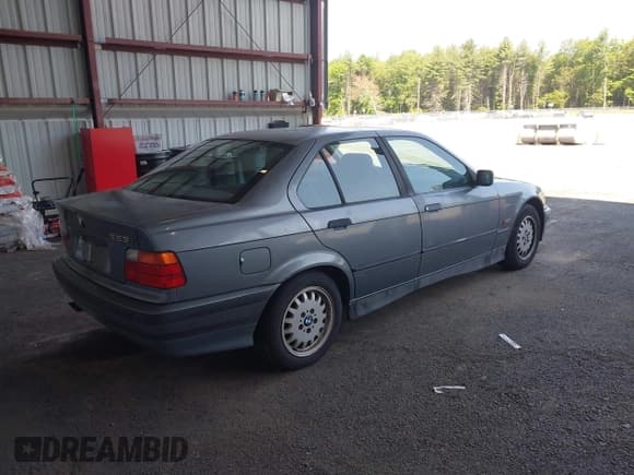 ✅ 1995 BMW 3 Series 325i • VIN: WBACB432XSFM22527 • Lot: 42419770. Listed on IAAI with 136,438 mi. Free auction sales archive from the USA and detailed vehicle history report at DreamBid. Image 4.